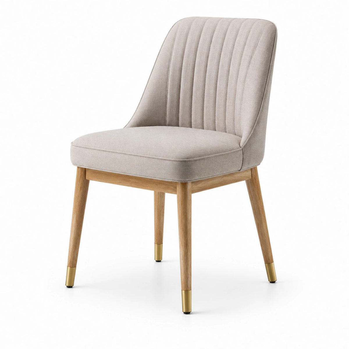 Silla de tela gris con estructura de madera y patas de metal dorado