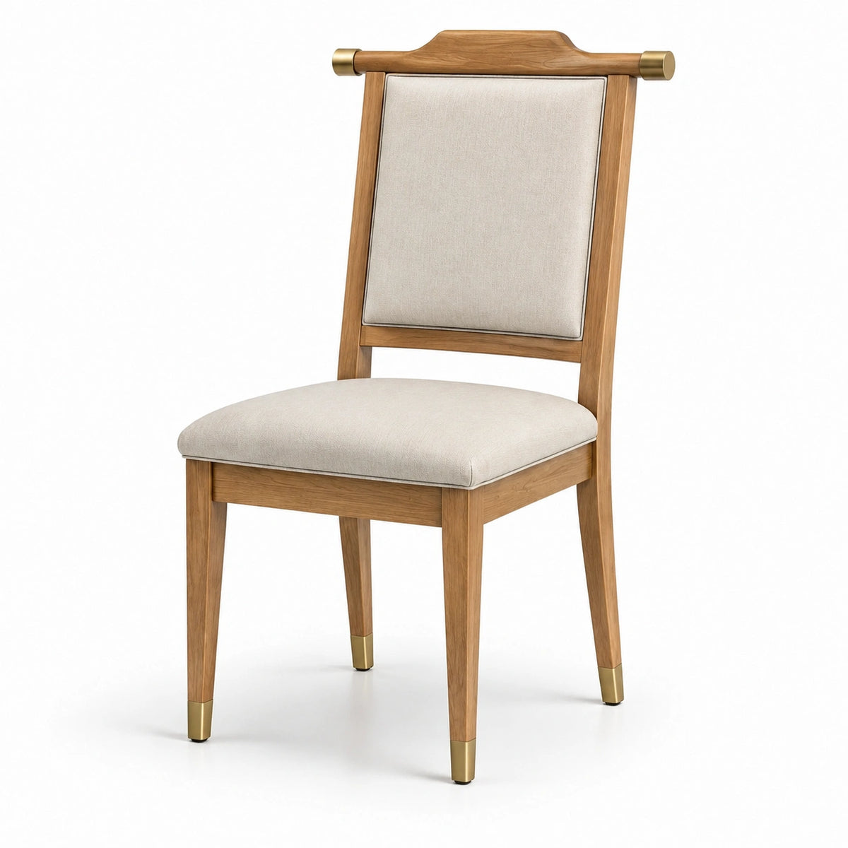 Silla de madera de roble con tapizado beige y detalles metálicos dorados
